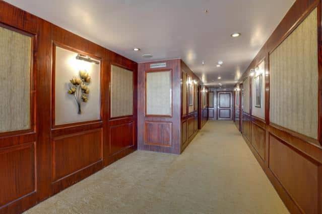 Hotel Bluestone Ghaziabad Bagian luar foto