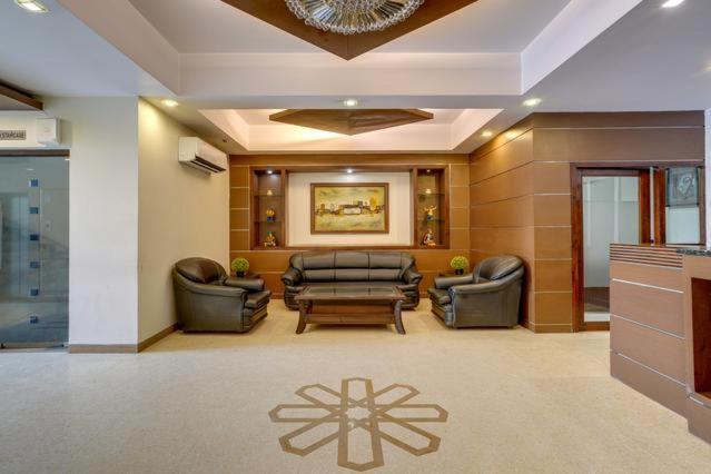 Hotel Bluestone Ghaziabad Bagian luar foto